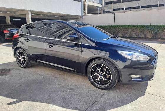 FORD FOCUS 2.0 TITANIUM 16V FLEX 4P POWERSHIFT FORD FOCUS 2.0 TITANIUM 16V FLEX 4P POWERSHIFT